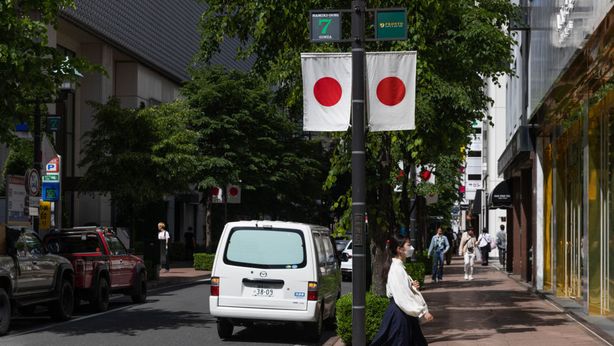 Borsa Tokyo senza freni: nuovo record Nikkei 225, superata anche soglia 42.000 punti