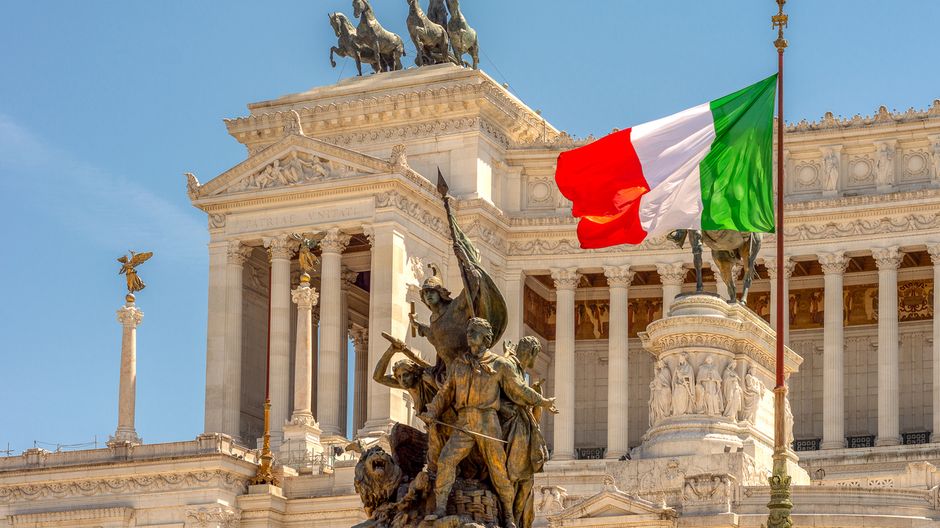 Italia, FMI rivede al ribasso la crescita: Pil a +0,5%