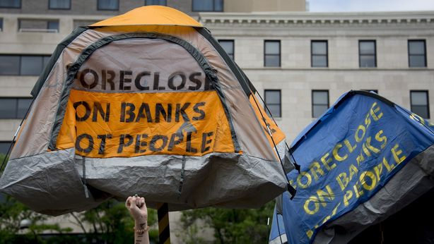 Credito al consumo, profit warning a Londra: titolo crolla del 60%