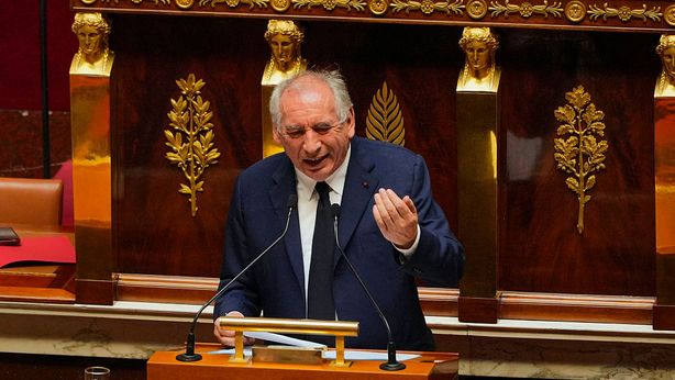 Francia: governo Bayrou travolto dalla manovra e dal debito pubblico. Prospettive per gli investitori