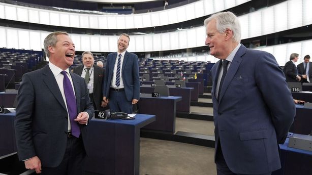 Caos Brexit: Tory in picchiata nei sondaggi, minimi dal 2014