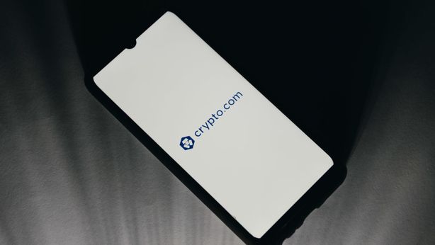 Crypto.com licenzierà il 20% del personale. Cosa sta succedendo