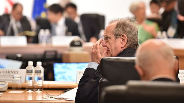 Conti pubblici: Padoan si piega a Ue e austerity