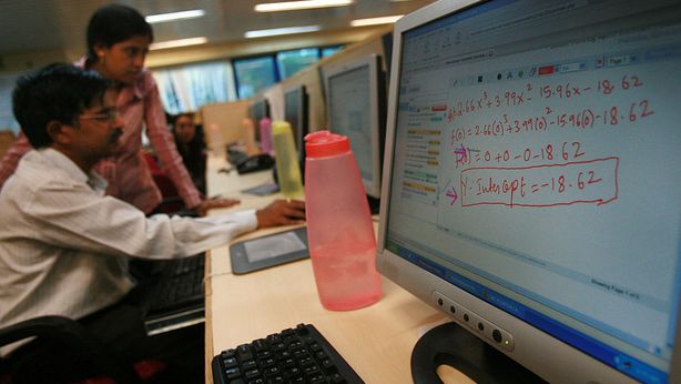 India: guerra a contanti e corruzione, stato di sorveglianza orwelliano