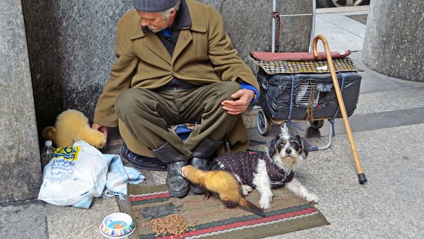Italia, tasso di povertà stabile, ma “situazione drammatica”