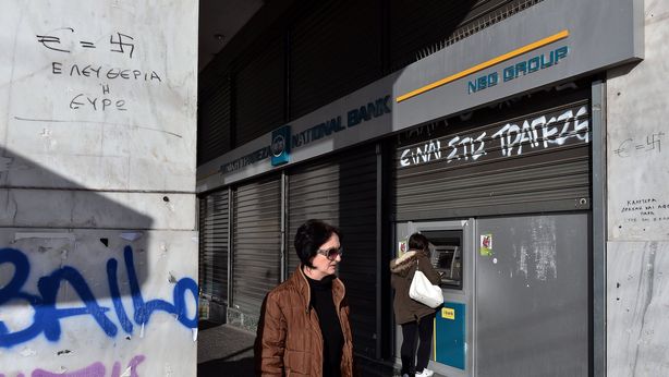 Tsipras chiude i conti bancari dei greci che non pagano le tasse