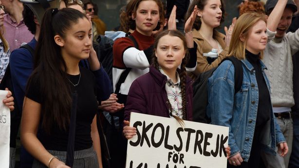 Giovani in piazza per il clima: 16enne Greta Thunberg verso il Nobel