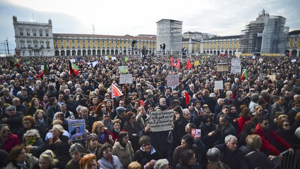 Sud Europa al bivio. “Fuori dall’Euro o svalutazioni di almeno il 30%”