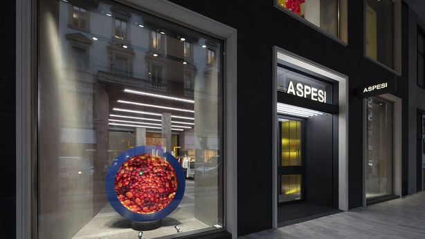 Aspesi apre a Milano