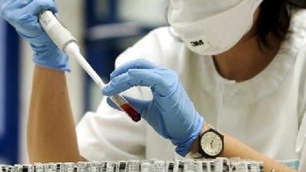 Patto Ue per il vaccino anti-coronavirus, obiettivo raccogliere 7,5 miliardi. Gates chiama Conte
