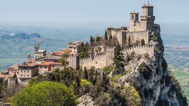 San Marino affossata dai crediti deteriorati, chiede aiuto all’FMI
