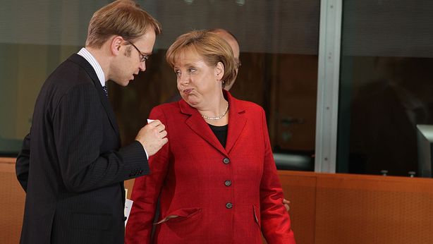 Bundesbank: in pensione a 69 anni, ma Merkel dice no