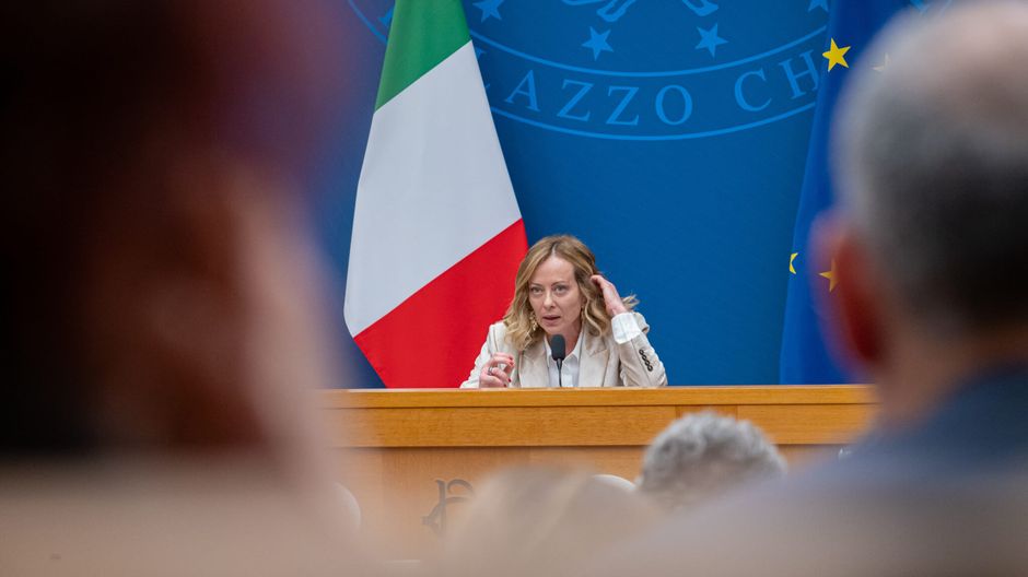 Rating Italia, attesa per il verdetto di Fitch: possibile upgrade dopo i progressi sui conti pubblici
