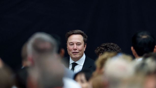 Tesla, via libera al maxi-compenso da mille miliardi per Musk