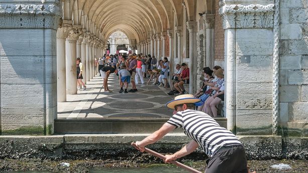 Prezzi degli alberghi: Lucca regina dei rincari, ma Venezia resta la più cara sul lungo periodo