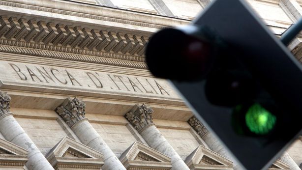 Bankitalia: meno liquidità parcheggiata in banca, più titoli di stato nel portafoglio degli italiani