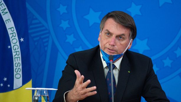 Bolsonaro positivo al Covid in un Brasile da oltre 1,6 milioni di contagi
