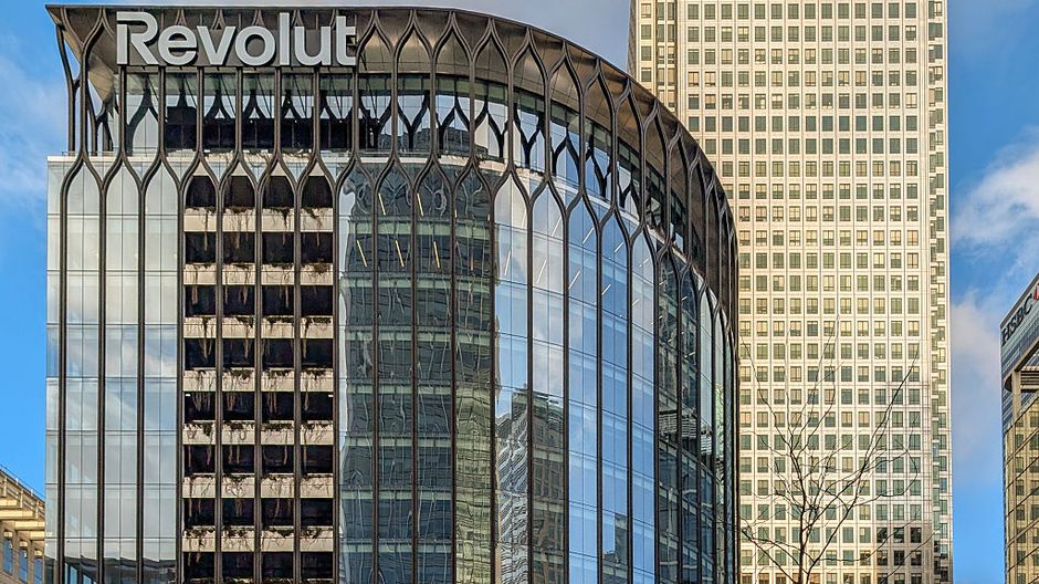 Le neobank entrano nell’età adulta: entra nel vivo la sfida alle banche tradizionali