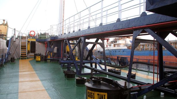 Petrolio al record dal 2015 dopo esplosione oleodotto in Libia