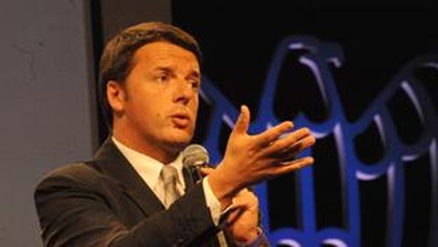Renzi: “cambino tutti, politica e banche”