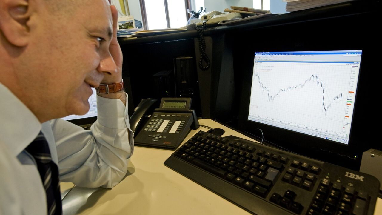 Borsa Milano ancora giù, più probabile rialzo tassi Usa