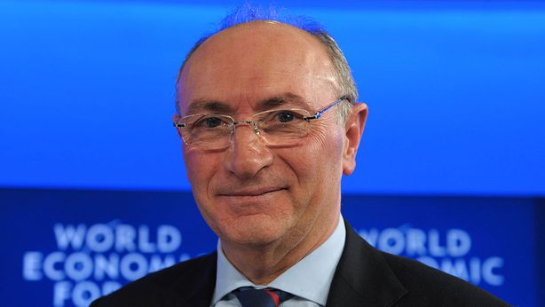 Unicredit: tonfo titolo, rabbia soci. AD Ghizzoni allontanato