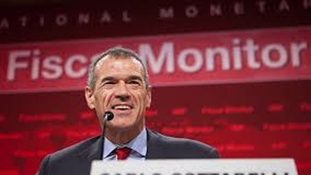 Cottarelli: “non spegneremo lampioni in strada”