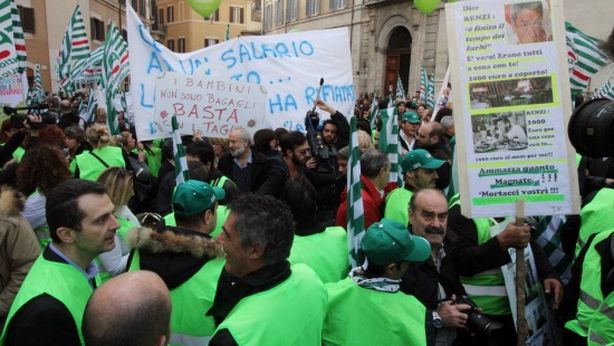 Blocco contratti statali costituzionalmente illegittimo