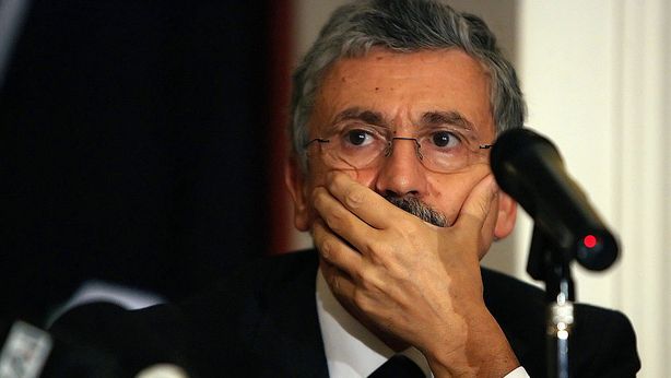 Caos Manovra: maggioranza in bilico, vice ministro si dimette