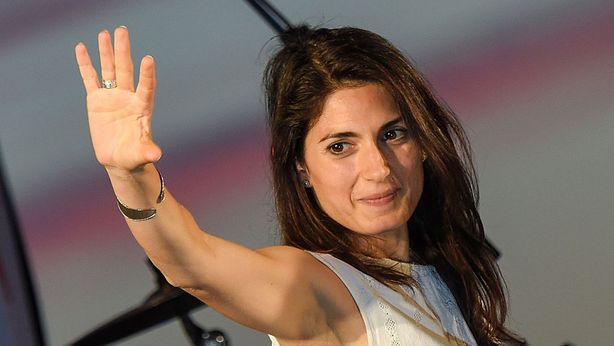 Roma e M5S a pezzi, Raggi bugiarda su Muraro. Ira Grillo