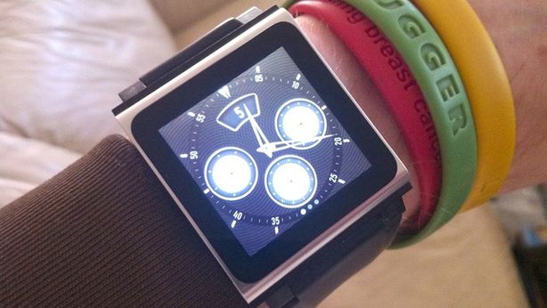 Microsoft sfida Apple con il computer da polso