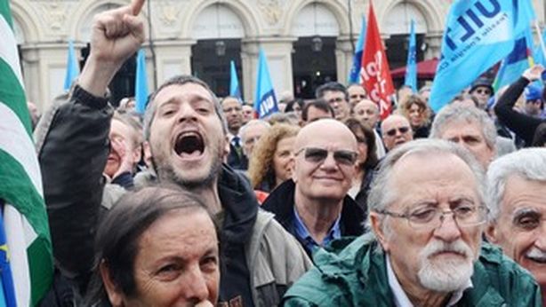 “Il primo maggio è per voi”. Rabbia anti-politica