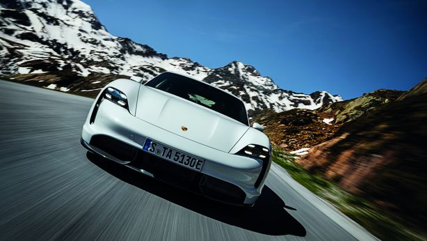 Porsche Taycan: un fulmine a ciel sereno