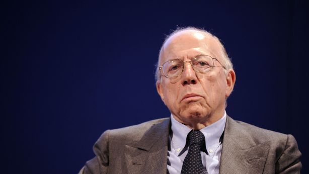 Confalonieri: “Berlusconi come Conte, torni leader e appoggi Renzi”