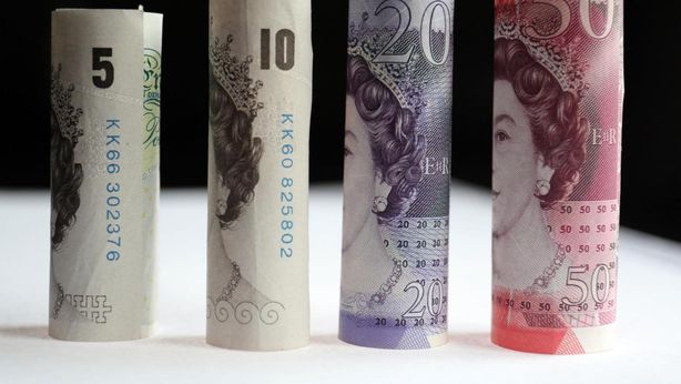 UK: sterlina tocca i massimi di un anno