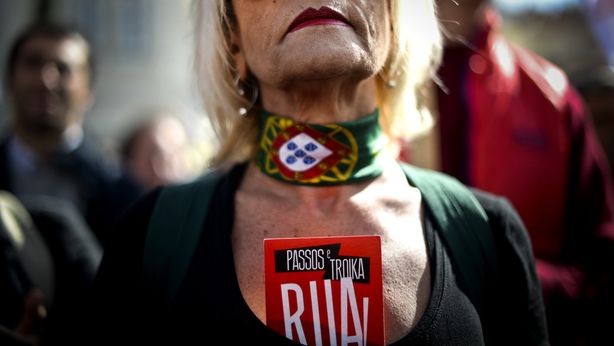 Portogallo sfida Ue con piano anti austerity. Bruxelles chiede manovra