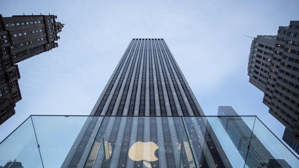 Apple, calano vendite iPhone: fine di un’era