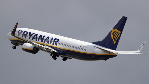 Ryanair: volano gli stipendi