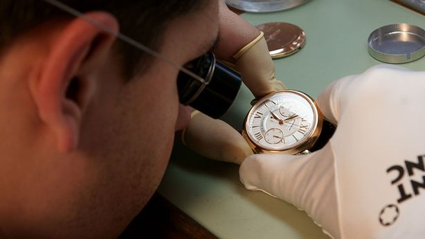 Cambiano le abitudini degli italiani, ora investono in orologi e opere d’arte