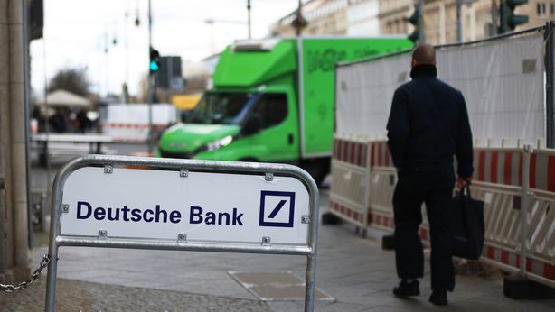 Deutsche Bank: De Santics licenzia 111 senior banker nella divisione private