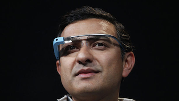 Google Glass manderanno in soffitta gli smartphone