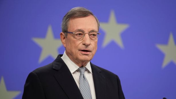 Draghi bacchetta l’UE: “servono riforme dei mercati, il modello basato su salari bassi non è più sostenibile”