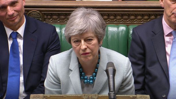 Brexit: addio di Theresa May, la sterlina trema