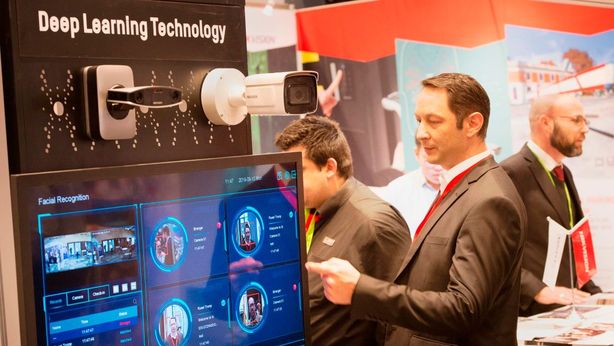 Intelligenza artificiale: cosa devono considerare gli investitori