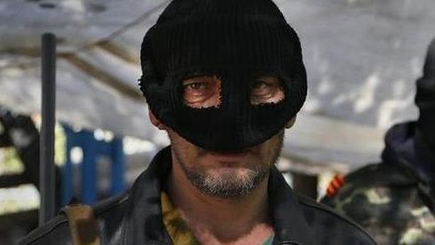 Scenari da guerra a Slaviansk, filorussi abbattono terzo elicottero ucraino