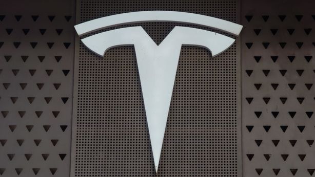 Tesla approva maxi compenso da $1.000 miliardi a Elon Musk
