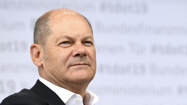 Scholz a Davos: senza gas conveniente si rischia ritorno al carbone