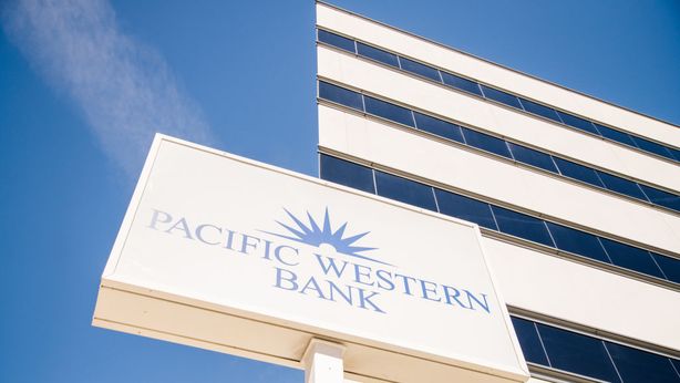 PacWest: “Depositi in crescita e trattative con potenziali investitori”