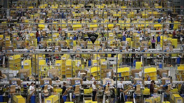 Effetto Amazon su retail Usa, allarme Fitch su default in serie