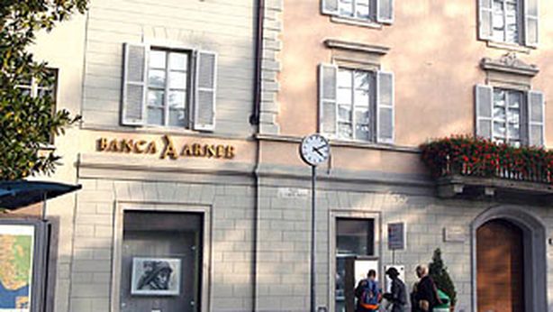 Banca Arner: a processo ex vertici per affari Berlusconi